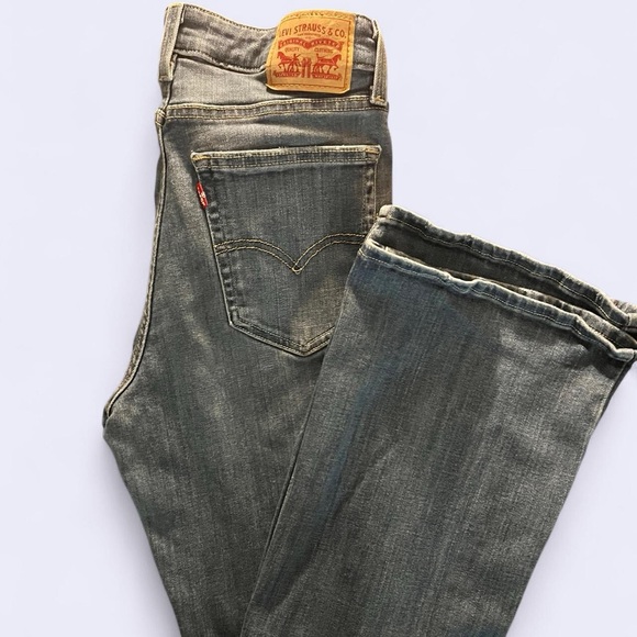 Levi's 726 Flare Womens Jeans in color Take A Walk 30x32 - Picture 8 of 13